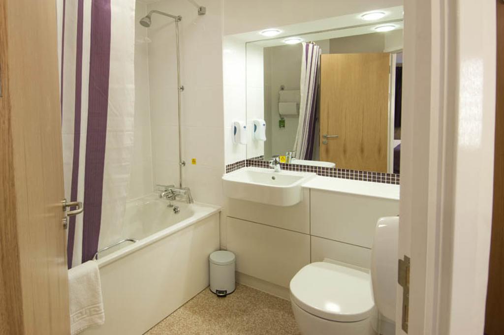 Premier Inn Stratford Upon Avon Waterways Kamer foto