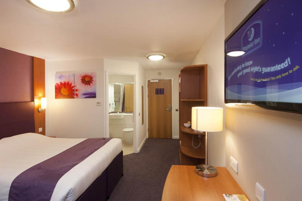 Premier Inn Stratford Upon Avon Waterways Buitenkant foto