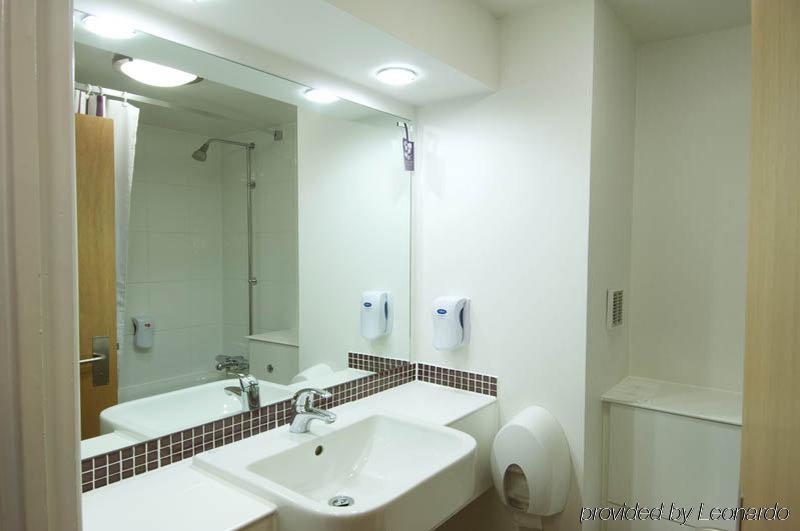 Premier Inn Stratford Upon Avon Waterways Buitenkant foto