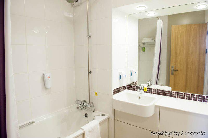 Premier Inn Stratford Upon Avon Waterways Buitenkant foto